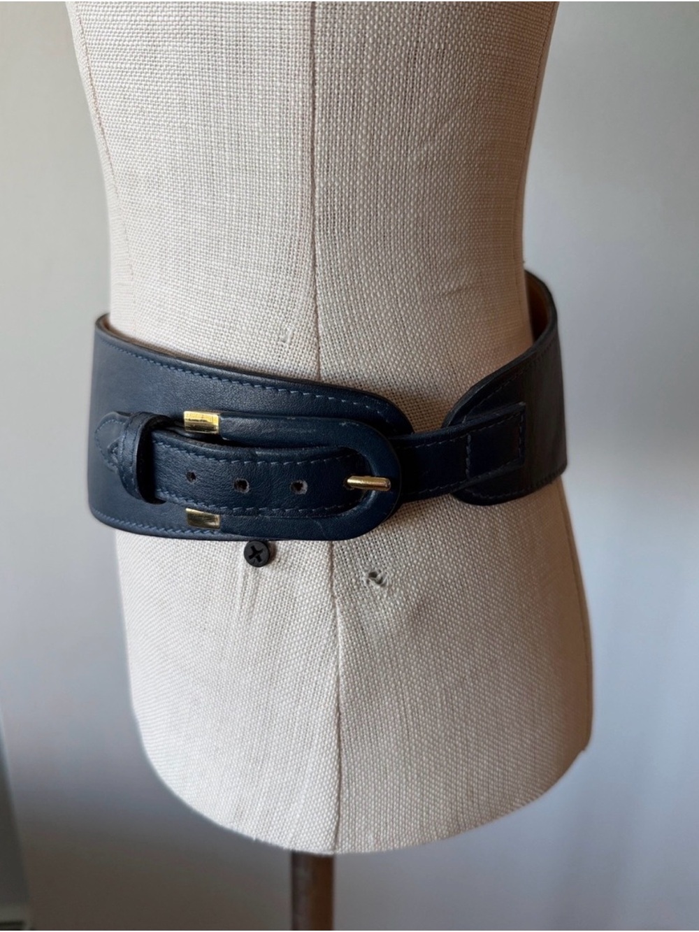 Brave Structured Wide Leather Waist Belt – Deep Navy | Made in Canada - Picture 3 of 10